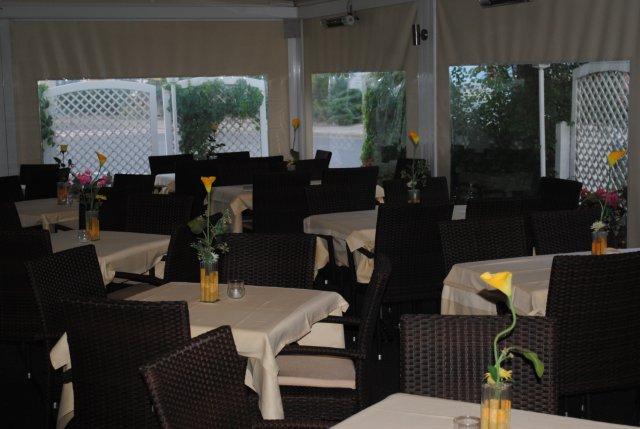 Gedeckte Tische im Don Carlo